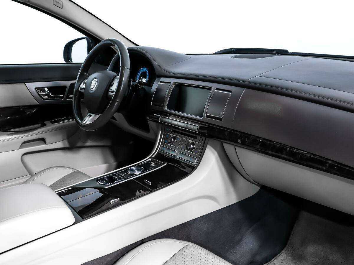 Б/У Ягуар ИксФ 2008 года. Фото: #13