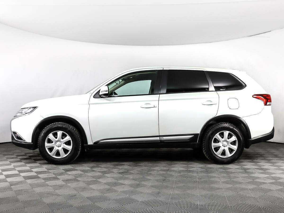 Б/У Митсубиши Оутлэндер 2018 года. Фото: #7