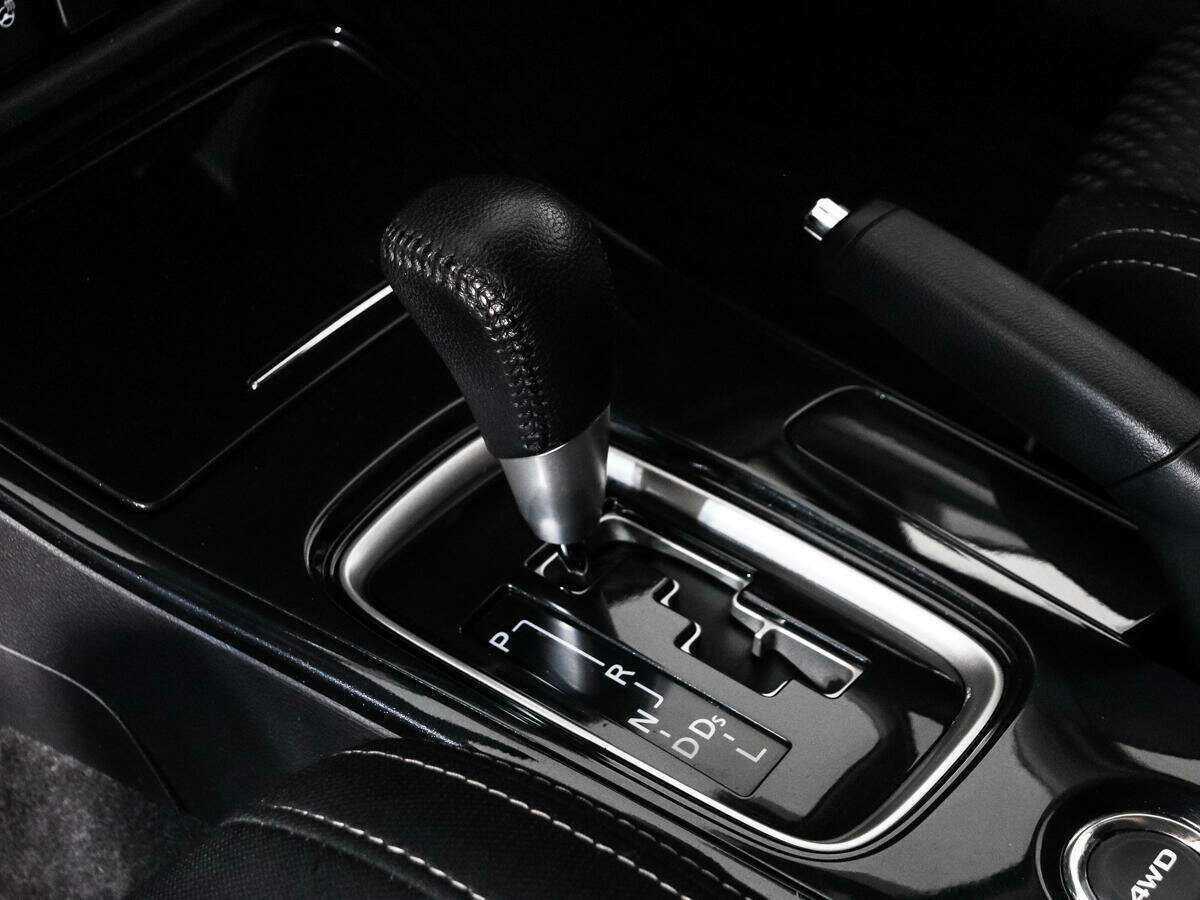 Б/У Митсубиши Оутлэндер 2018 года. Фото: #9