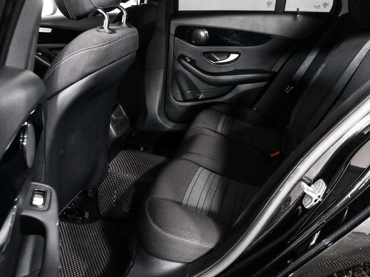 Б/У Мерседес-Бенц Ц-Класс 2015 года. Фото: #11