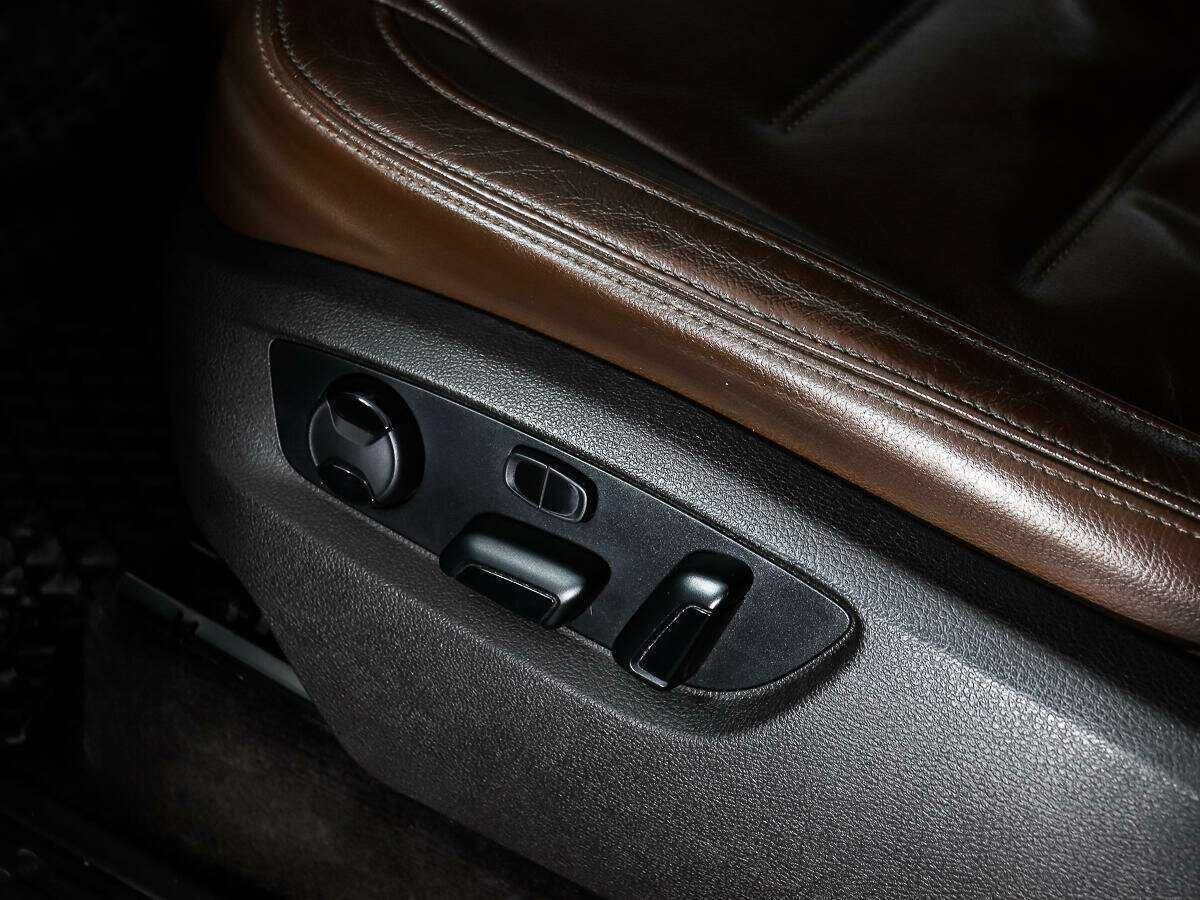 Б/У Фольксваген Туарег 2011 года. Фото: #9