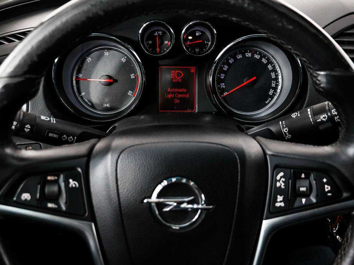 Б/У Опель Инсигния 2009 года. Фото: #15