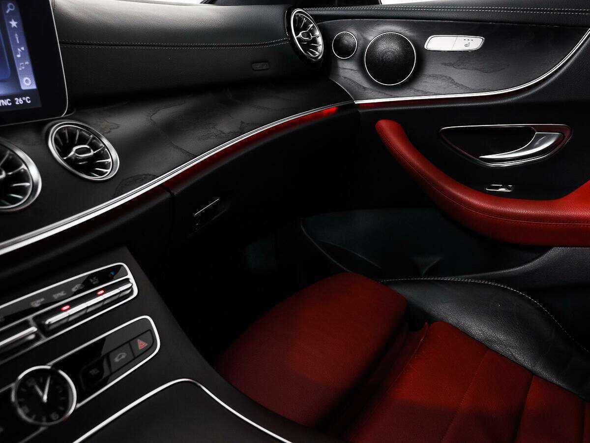 Б/У Мерседес-Бенц Е-Класс 2017 года. Фото: #13