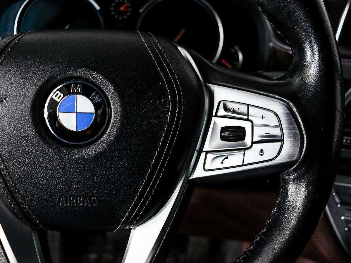 Б/У БМВ 7 серии 2016 года. Фото: #12