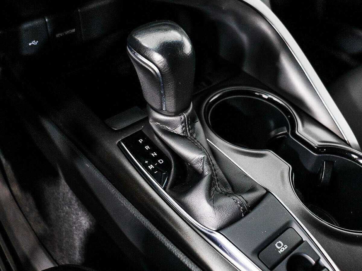 Б/У Тойота Камри 2021 года. Фото: #9