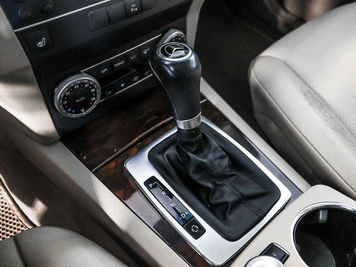 Б/У Мерседес-Бенц ГЛК-Класс 2011 года. Фото: #12