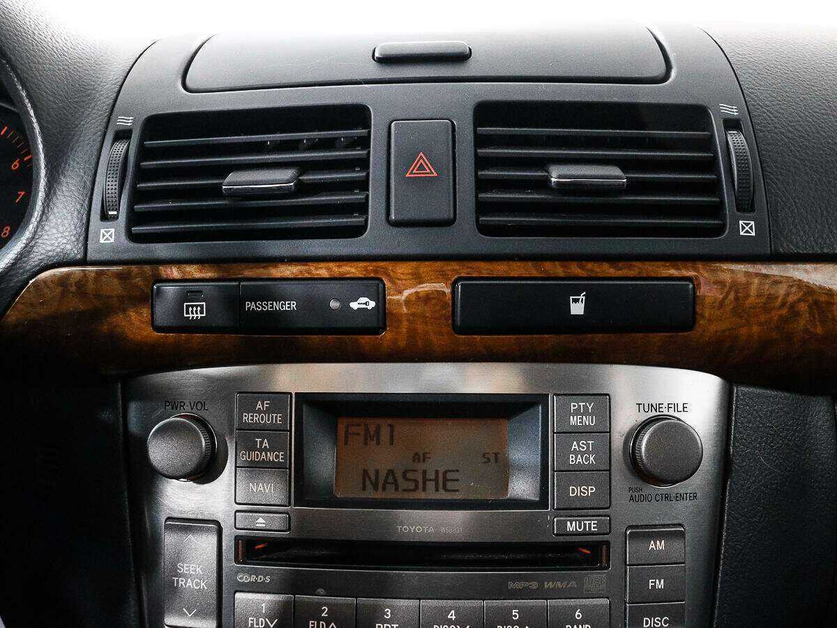 Б/У Тойота Авенсис 2006 года. Фото: #12