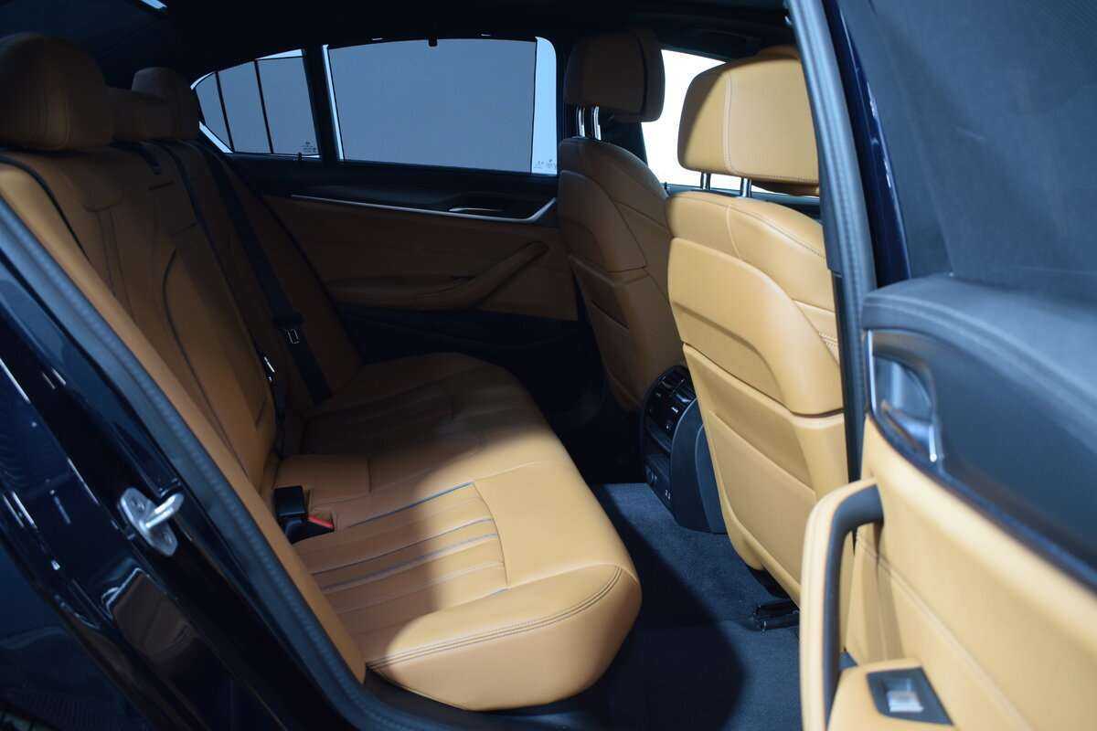 Б/У БМВ 5 серии 2023 года. Фото: #18