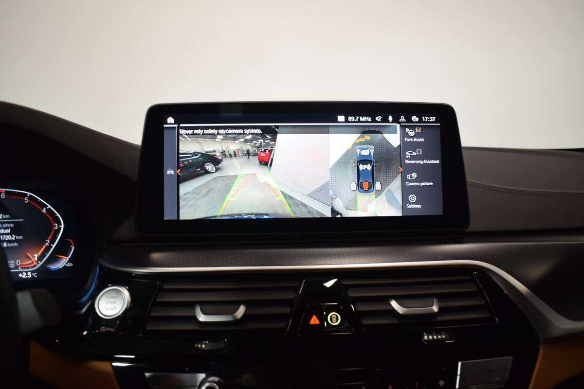 Б/У БМВ 5 серии 2023 года. Фото: #26