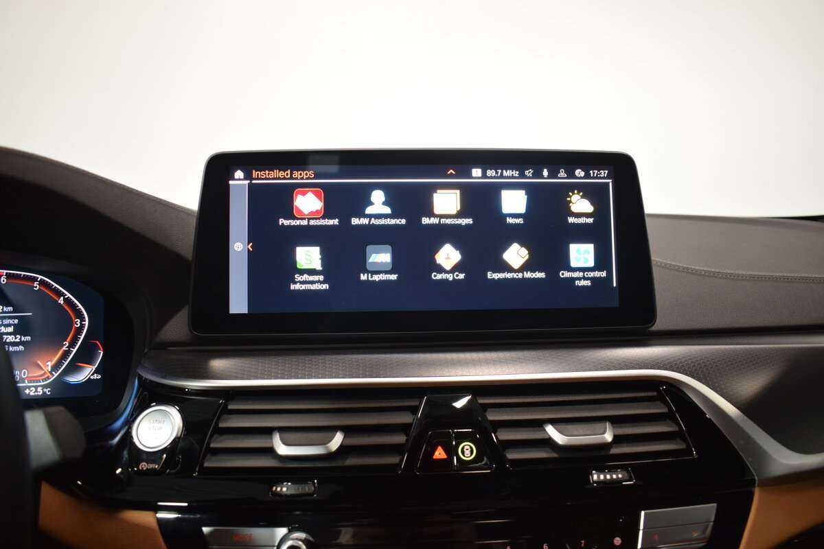 Б/У БМВ 5 серии 2023 года. Фото: #27