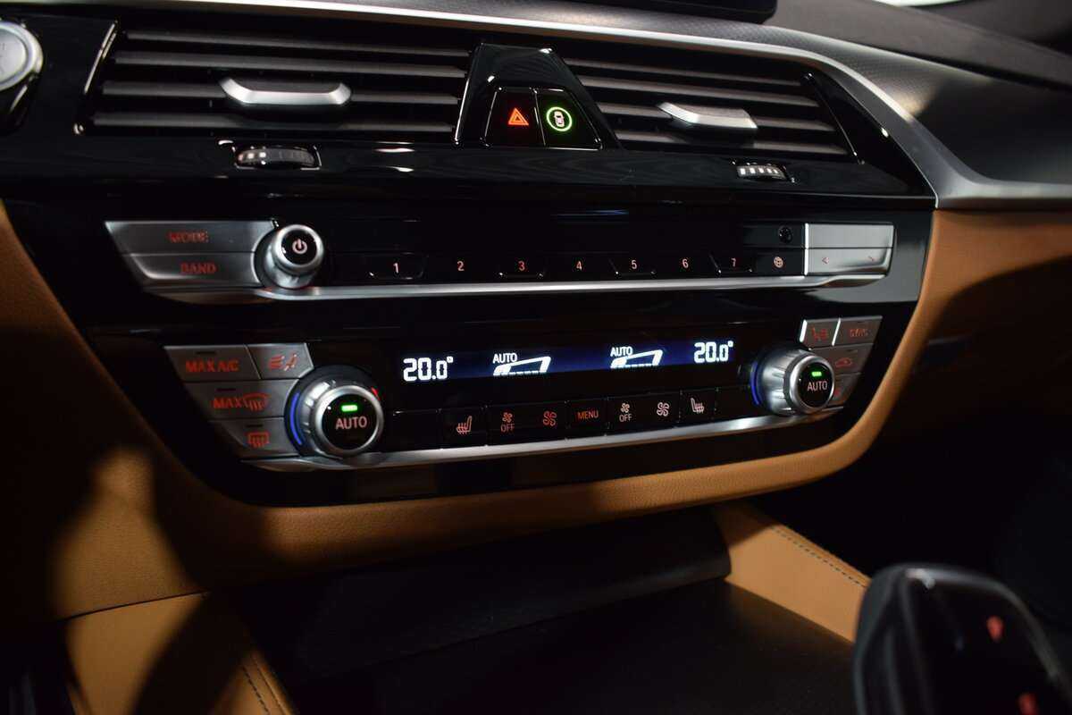 Б/У БМВ 5 серии 2023 года. Фото: #28