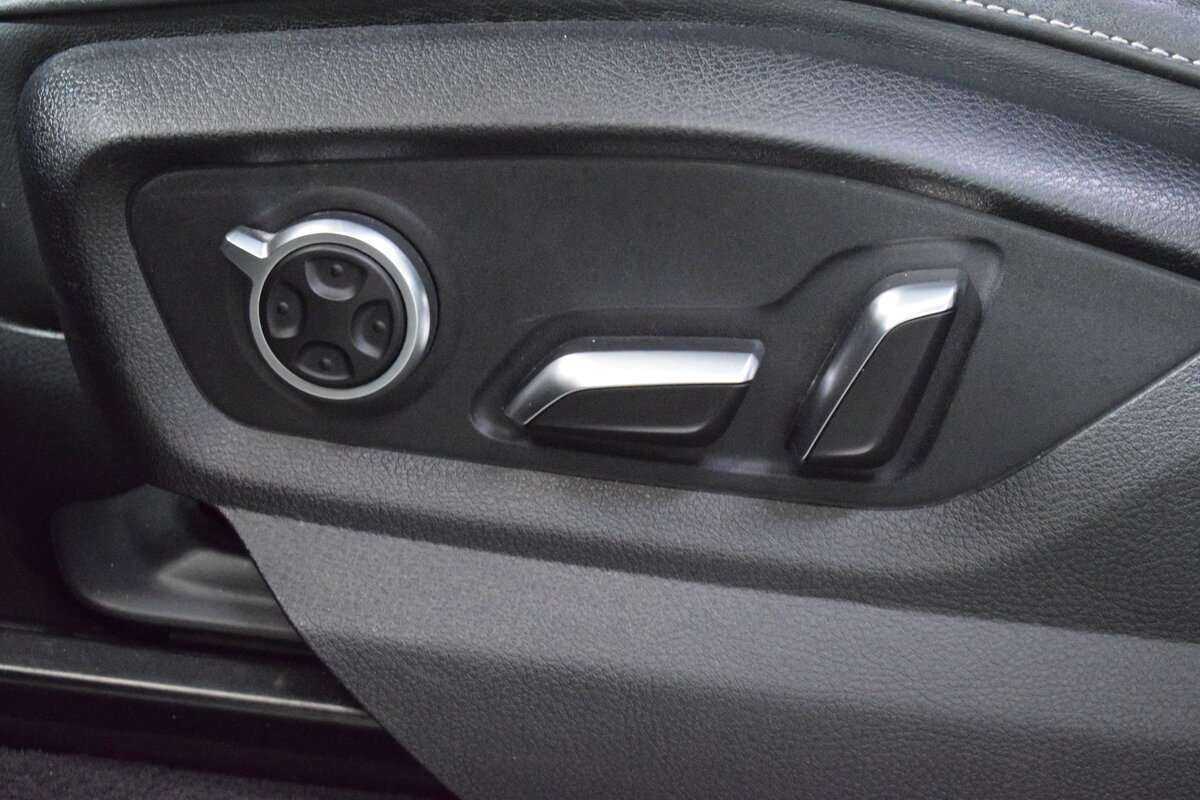 Б/У Ауди К7 2016 года. Фото: #9