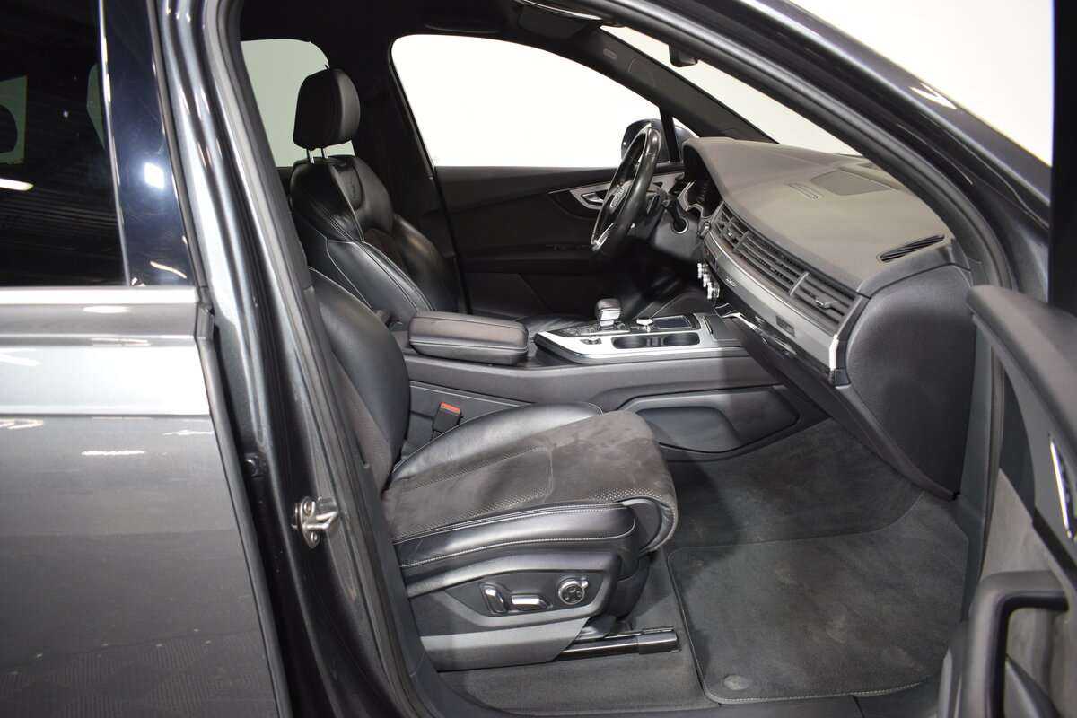 Б/У Ауди К7 2016 года. Фото: #13