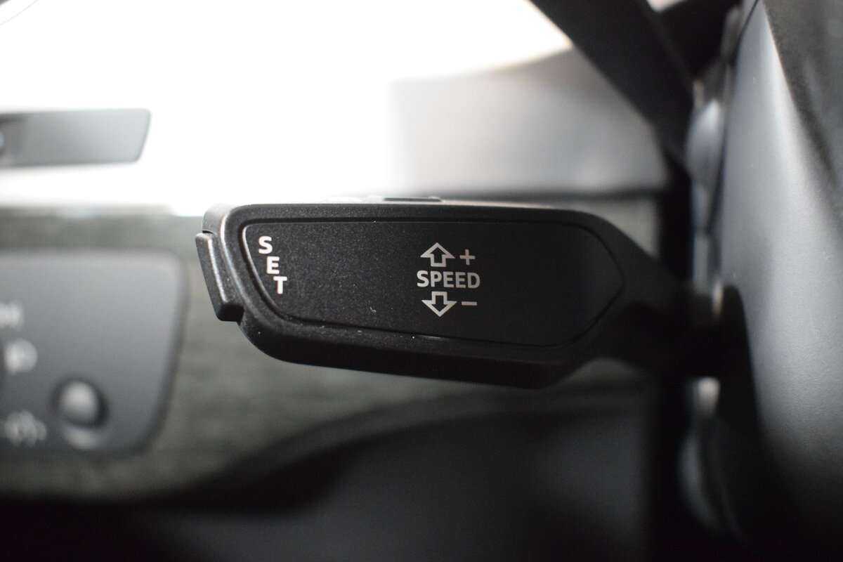 Б/У Ауди К7 2016 года. Фото: #22