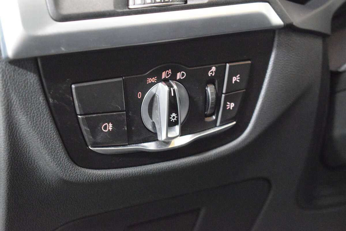 Б/У БМВ Икс3 2021 года. Фото: #9