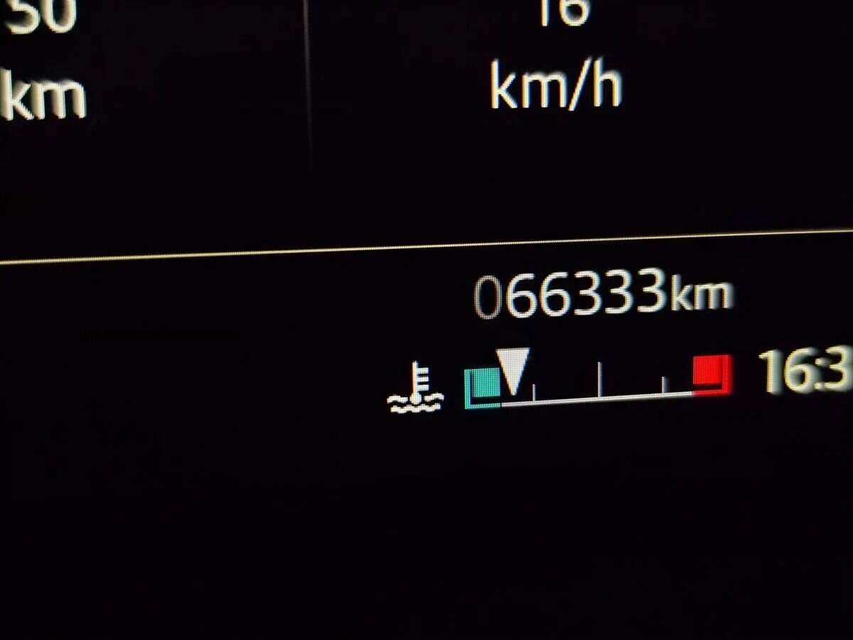 Б/У Лэнд Ровер Дефендер 2021 года. Фото: #4