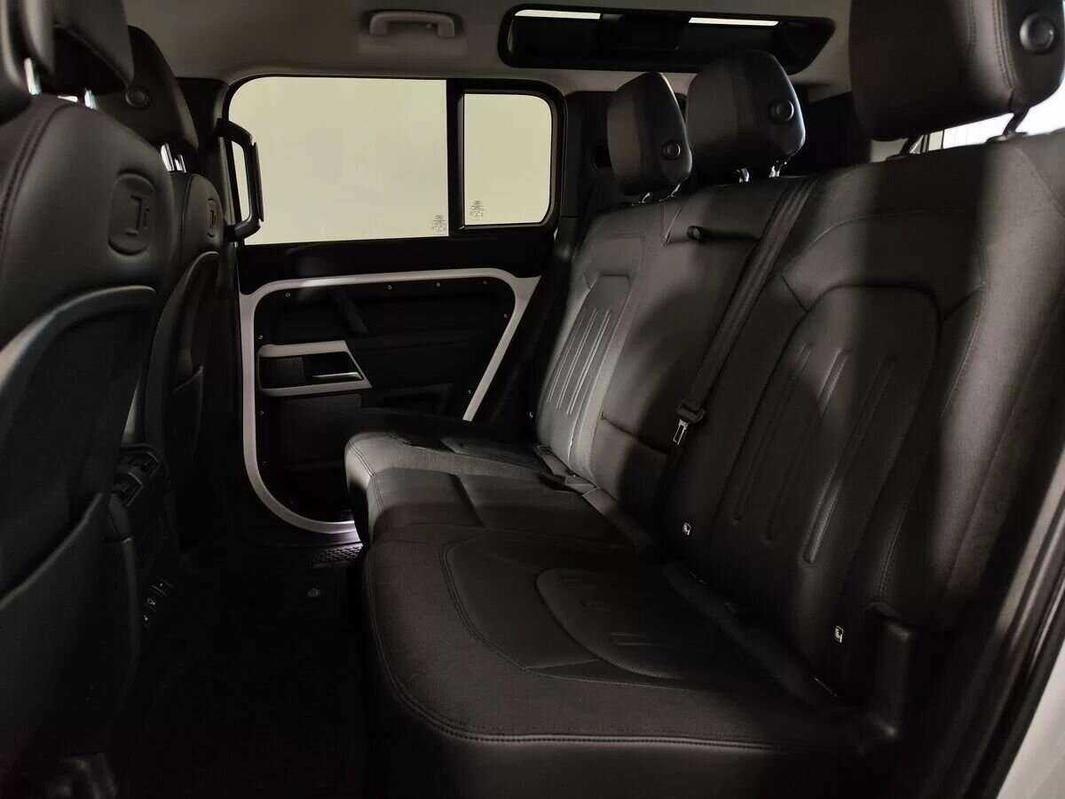 Б/У Лэнд Ровер Дефендер 2021 года. Фото: #6