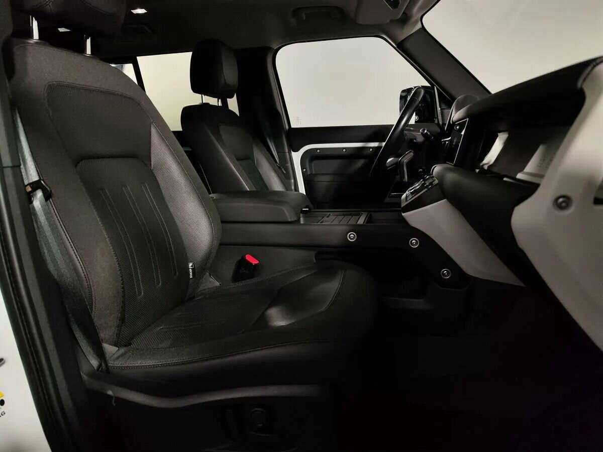 Б/У Лэнд Ровер Дефендер 2021 года. Фото: #7