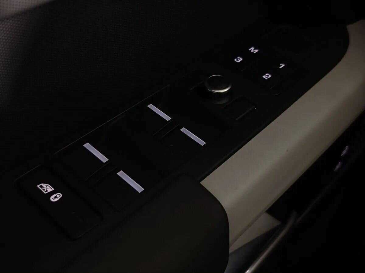 Б/У Лэнд Ровер Дефендер 2021 года. Фото: #17