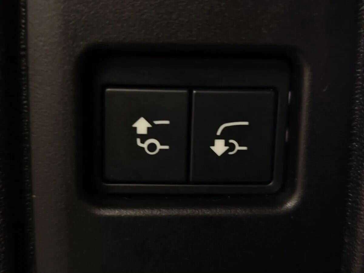 Б/У Лэнд Ровер Дефендер 2021 года. Фото: #19