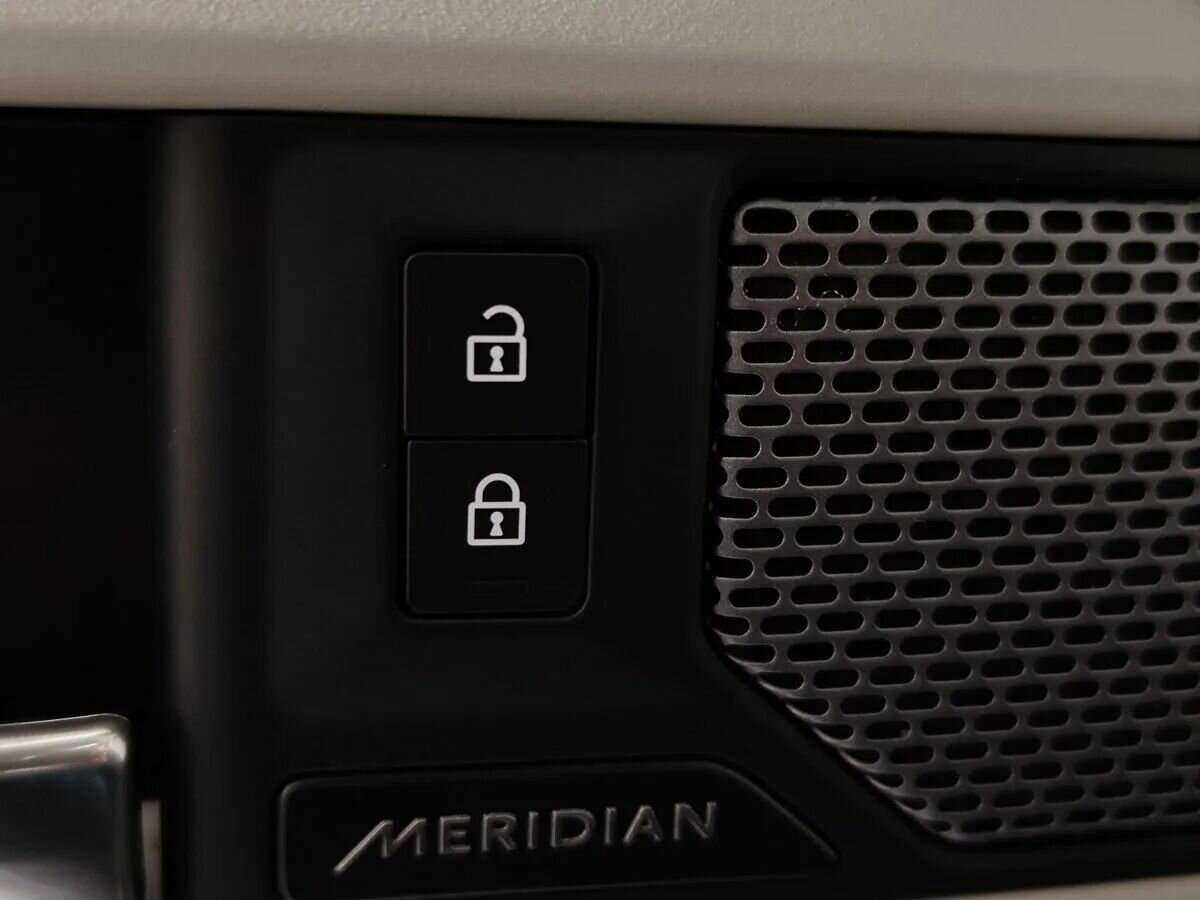 Б/У Лэнд Ровер Дефендер 2021 года. Фото: #20