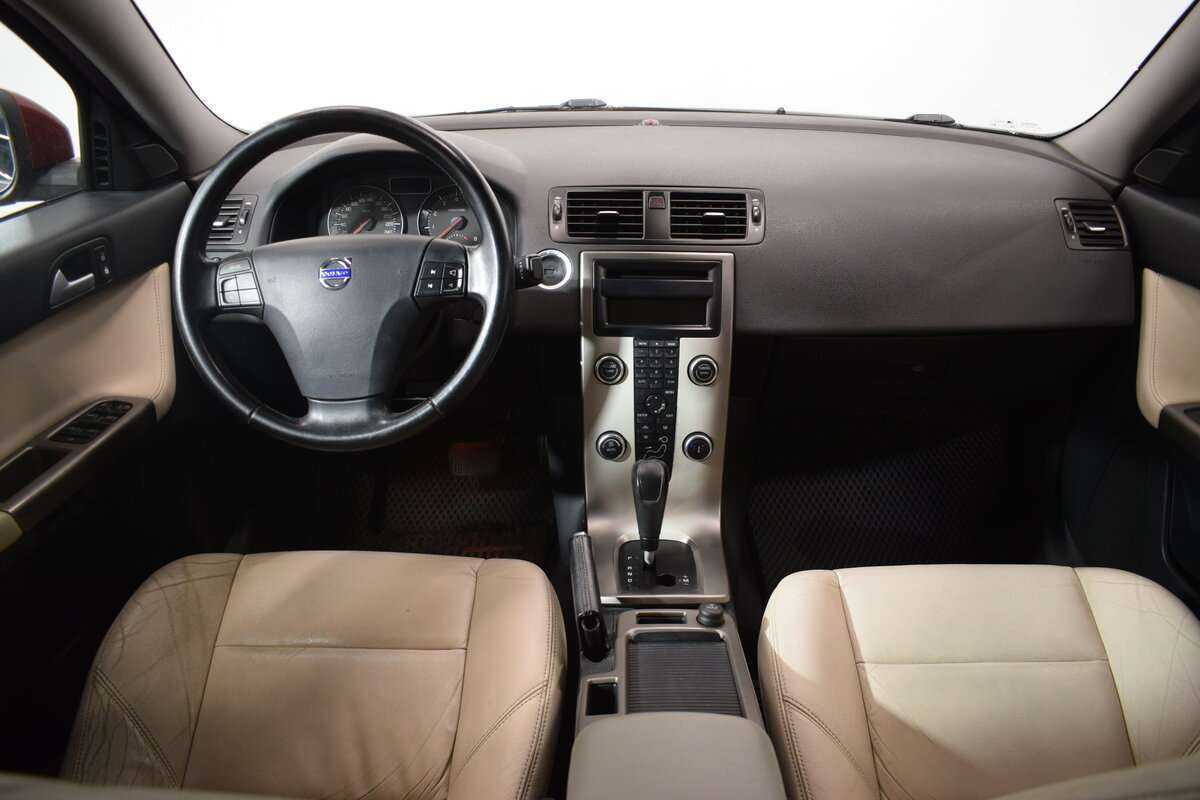 Б/У Вольво С40 2010 года. Фото: #4