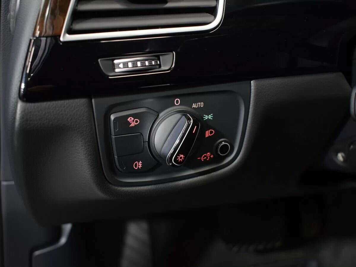 Б/У Ауди А8 2015 года. Фото: #13