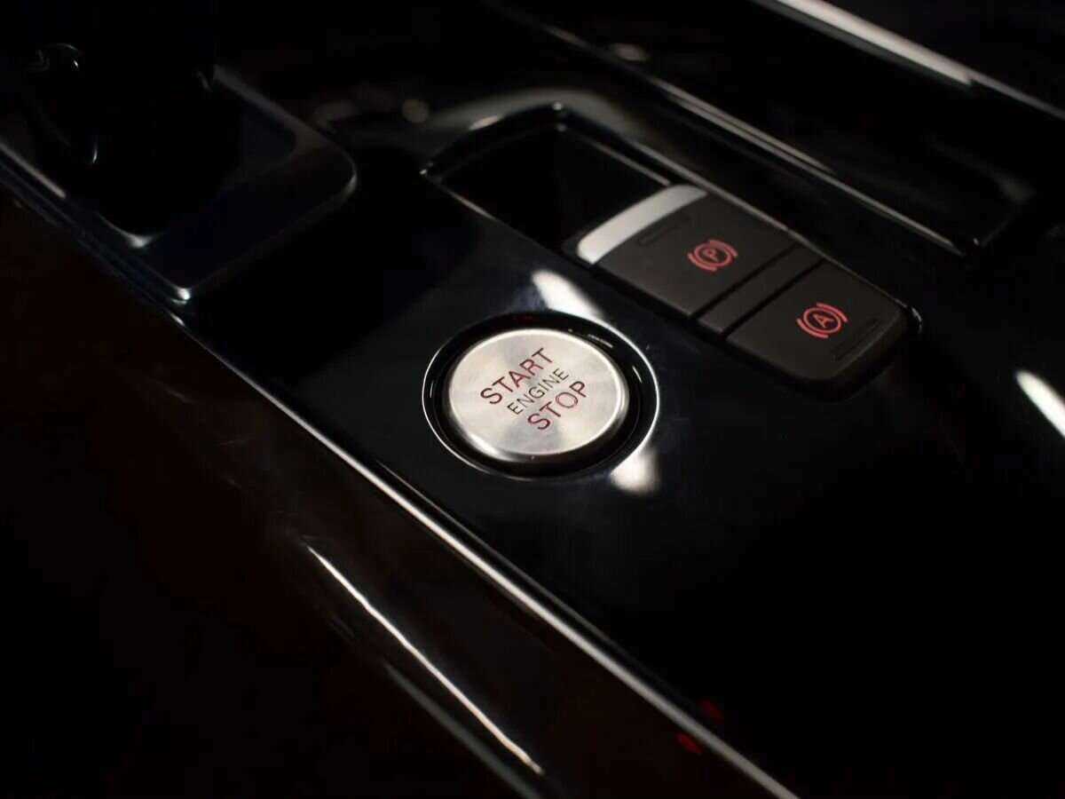 Б/У Ауди А8 2015 года. Фото: #21