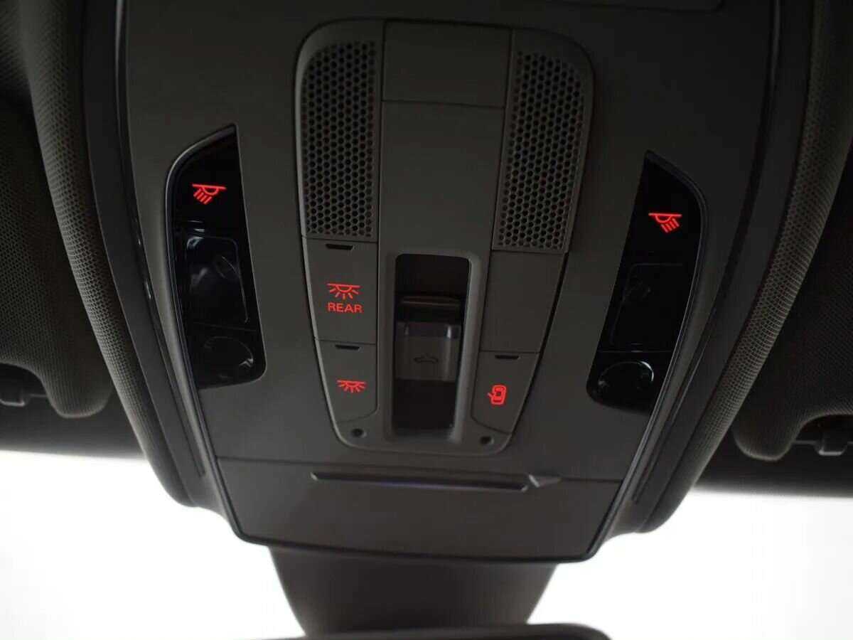 Б/У Ауди А8 2015 года. Фото: #24