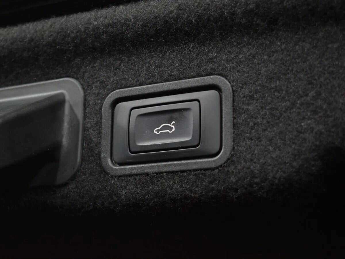 Б/У Ауди А8 2015 года. Фото: #29