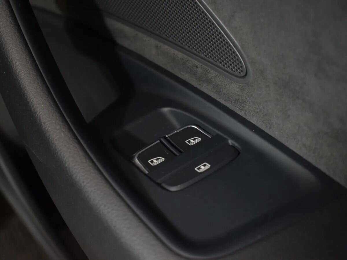 Б/У Ауди А8 2015 года. Фото: #30