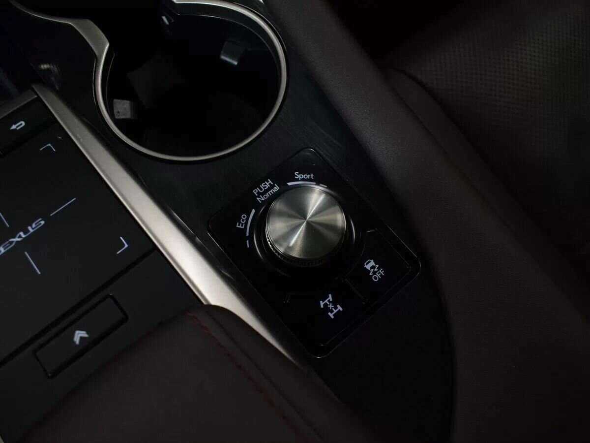 Б/У Лексус Р-Икс 2020 года. Фото: #26