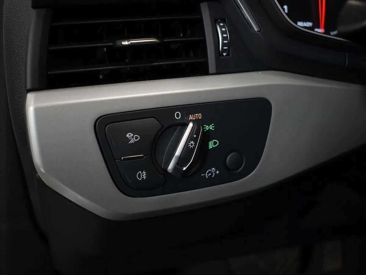 Б/У Ауди А4 2020 года. Фото: #11