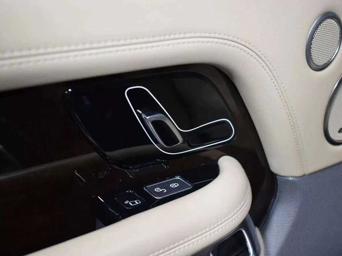 Б/У Лэнд Ровер Рэнж Ровер 2019 года. Фото: #14