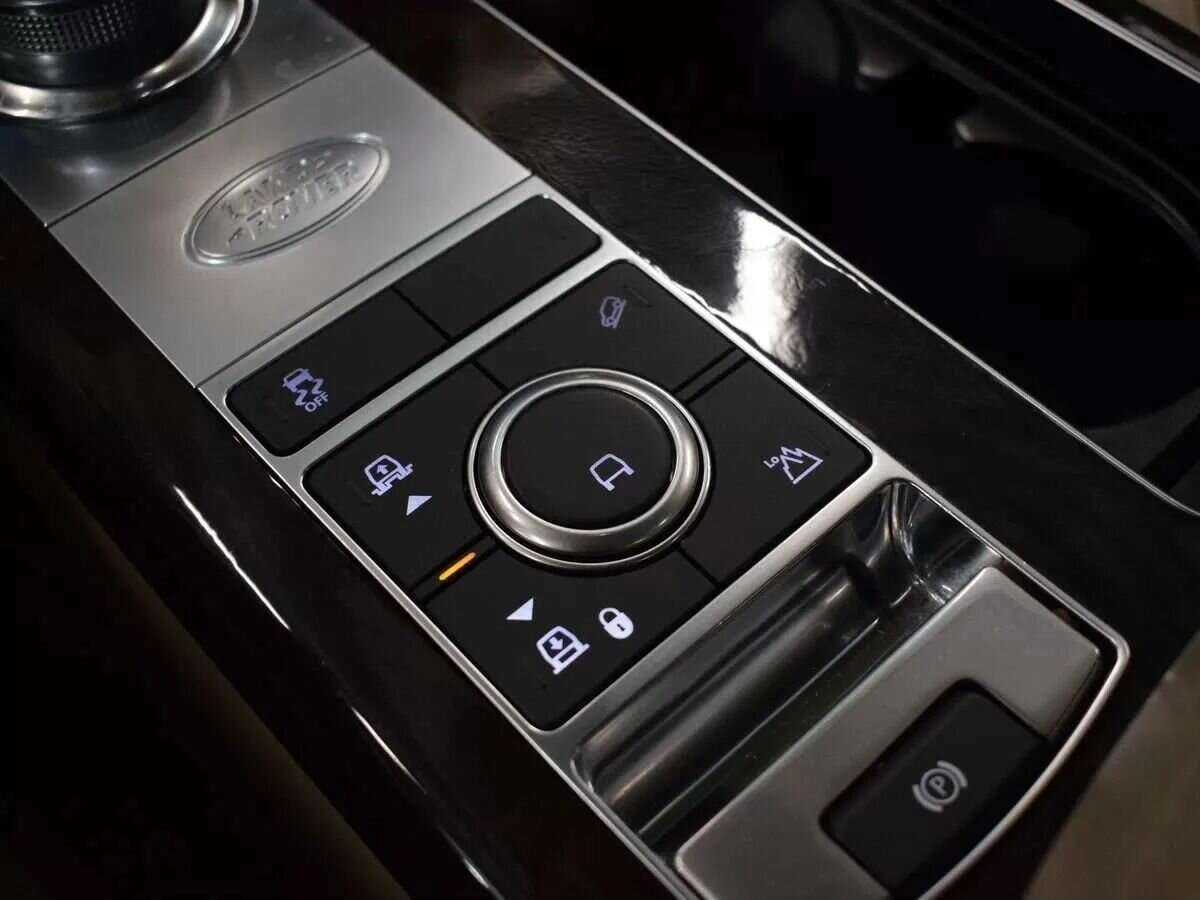 Б/У Лэнд Ровер Рэнж Ровер 2019 года. Фото: #15