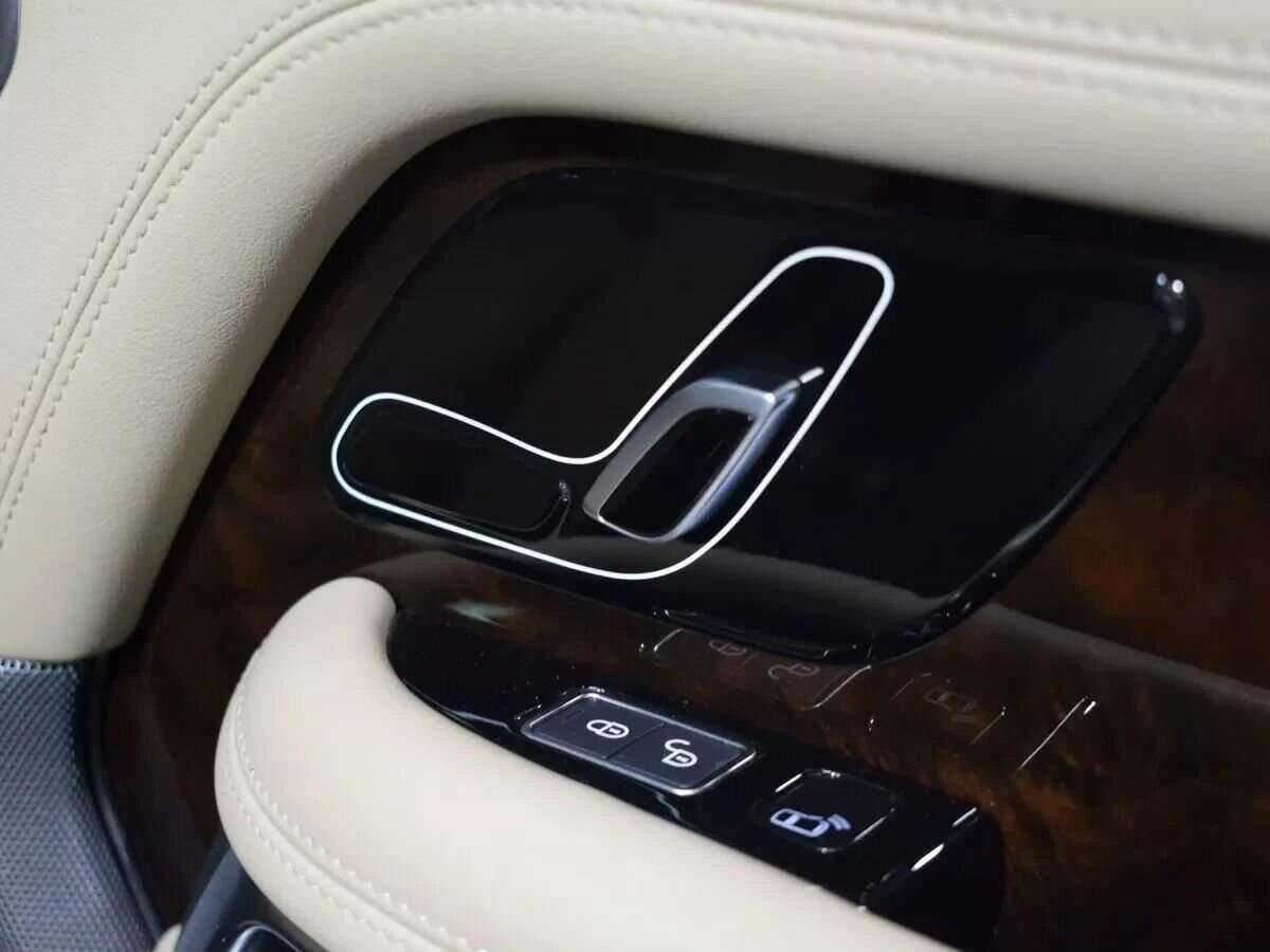 Б/У Лэнд Ровер Рэнж Ровер 2019 года. Фото: #25