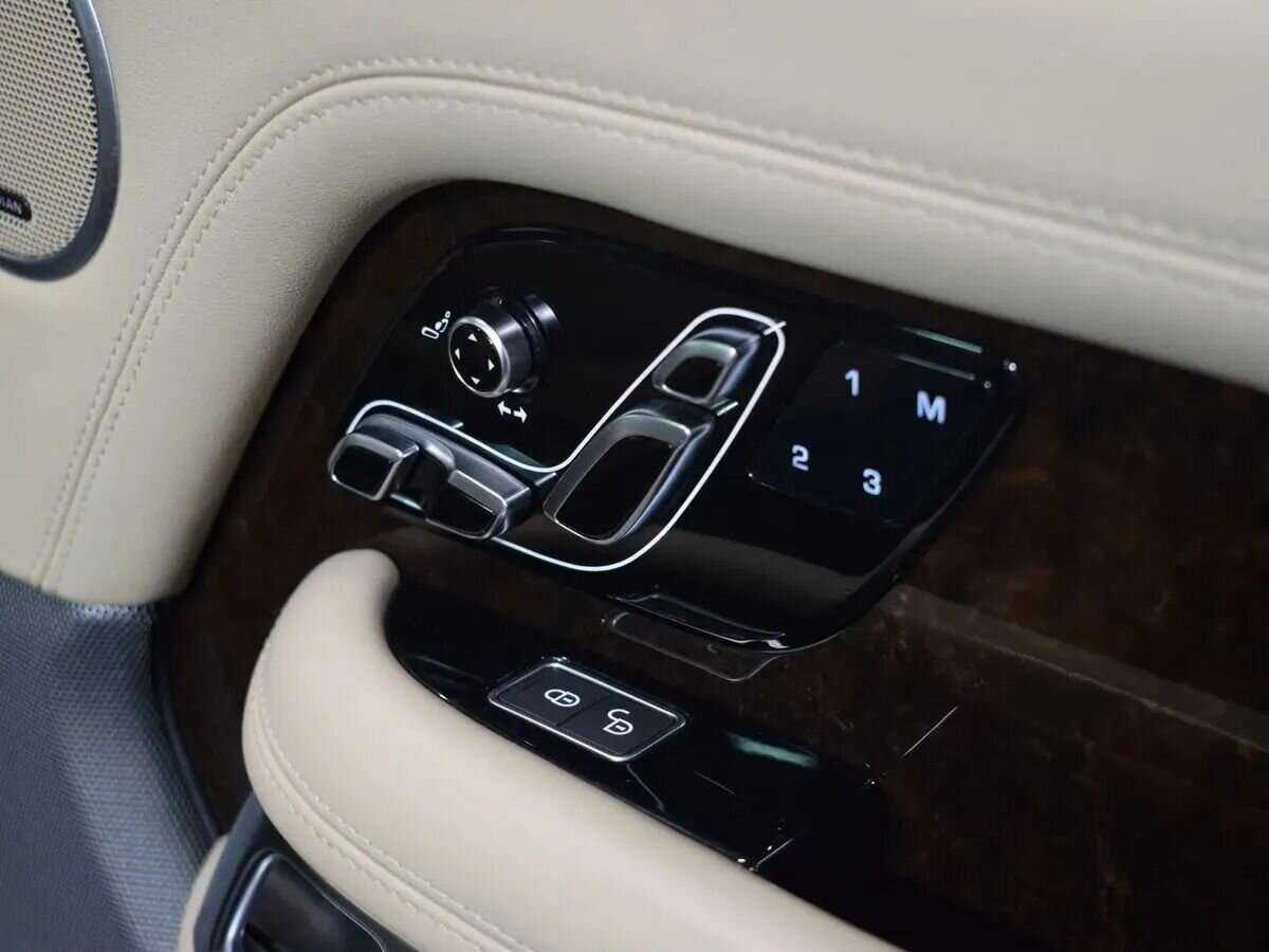 Б/У Лэнд Ровер Рэнж Ровер 2019 года. Фото: #26