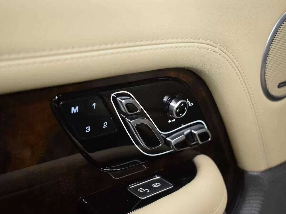 Б/У Лэнд Ровер Рэнж Ровер 2019 года. Фото: #27