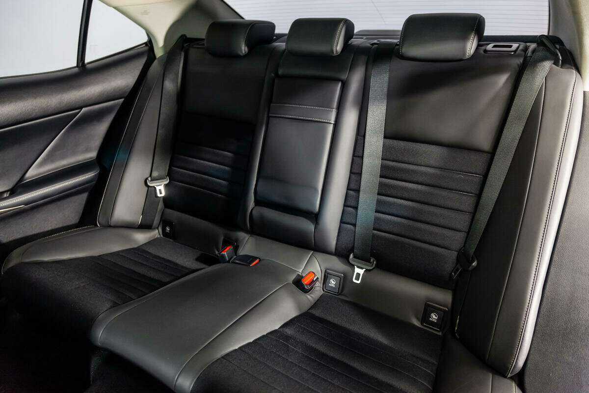 Б/У Лексус ИС 2014 года. Фото: #10