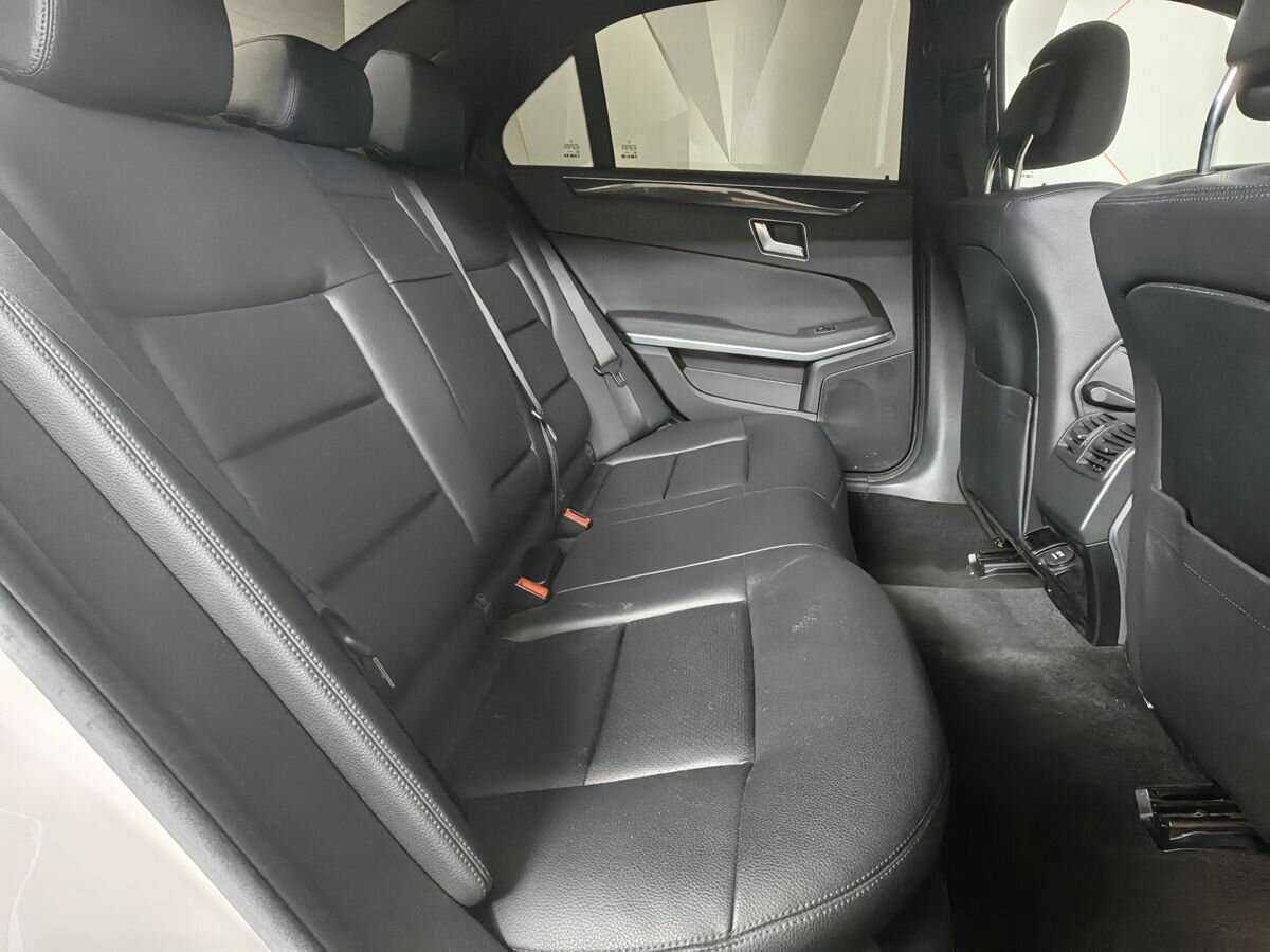 Б/У Мерседес-Бенц Е-Класс 2013 года. Фото: #11