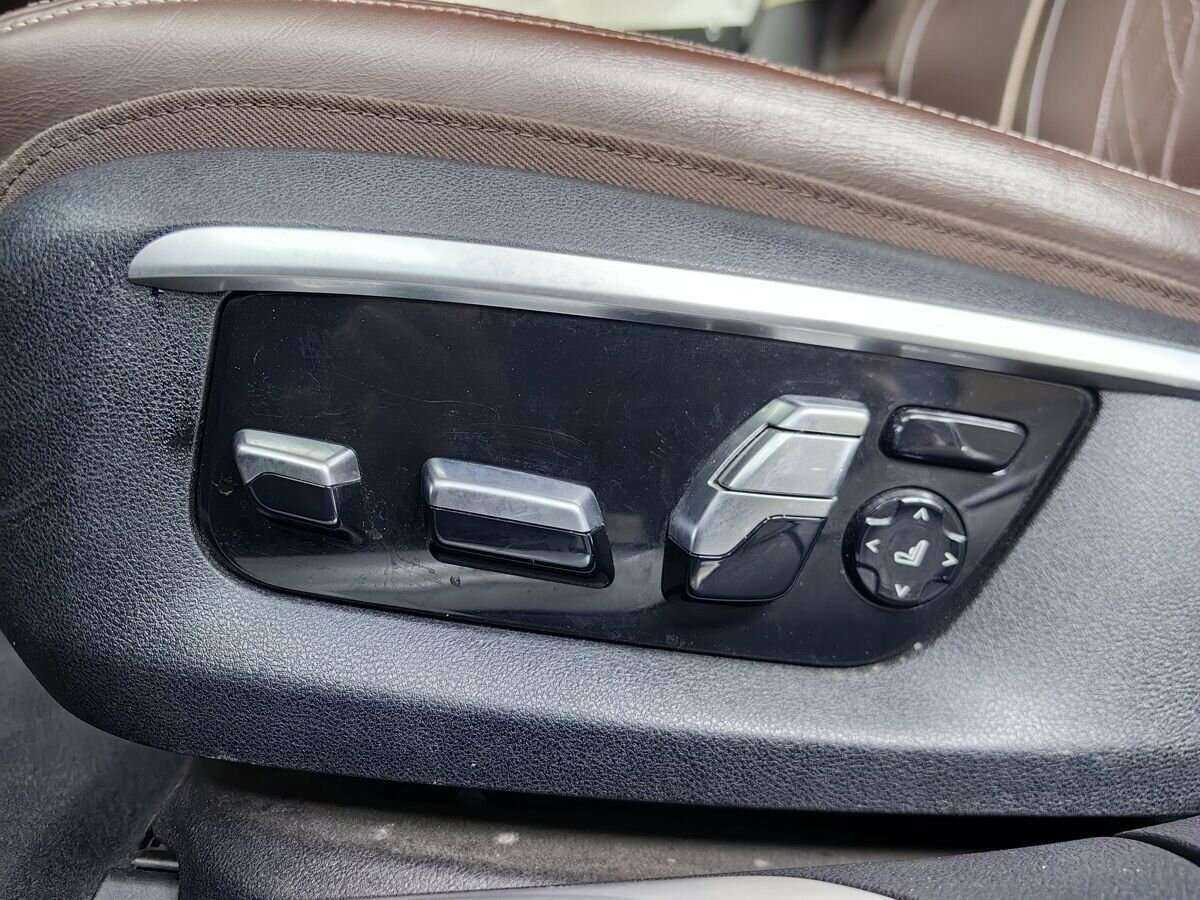 Б/У БМВ 7 серии 2015 года. Фото: #20