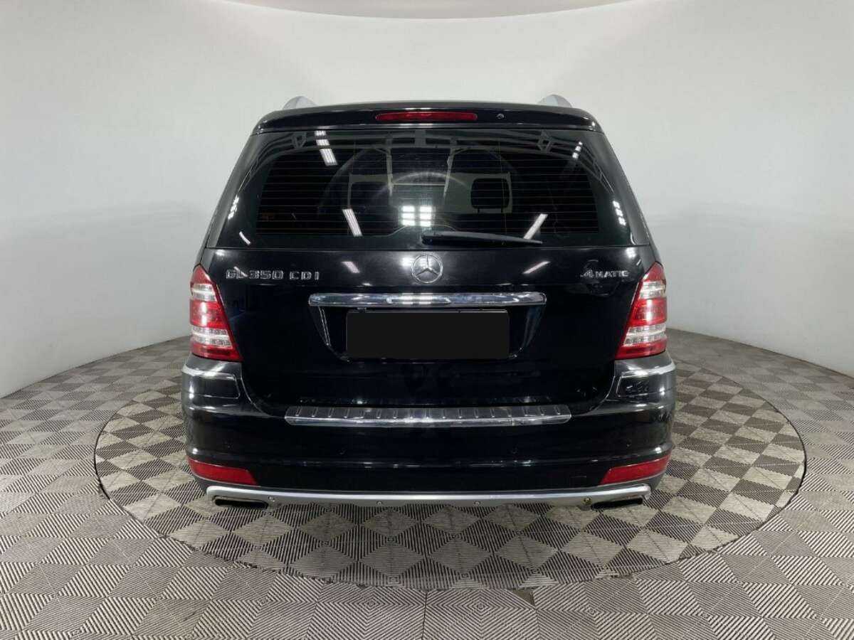 Б/У Мерседес-Бенц ГЛ-Класс 2010 года. Фото: #2