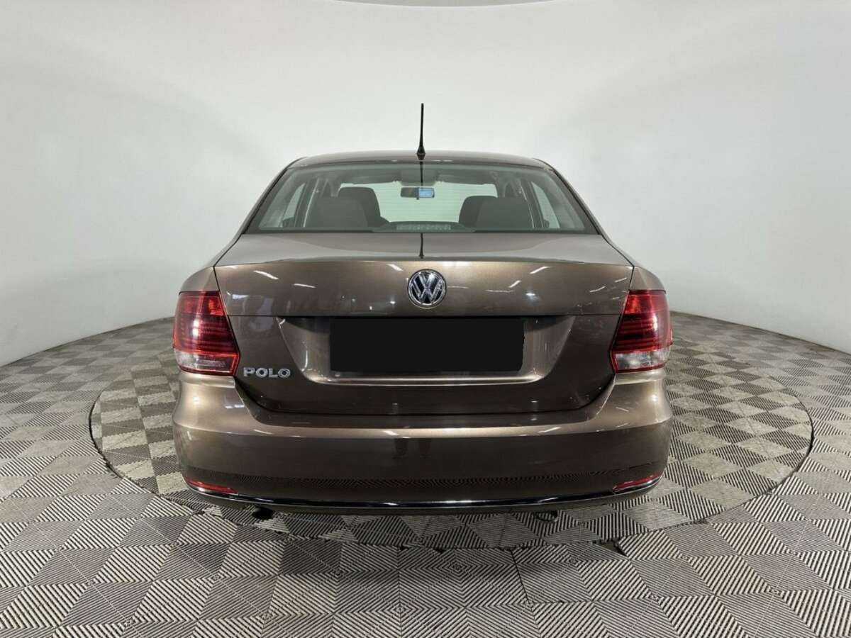 Б/У Фольксваген Поло 2016 года. Фото: #2