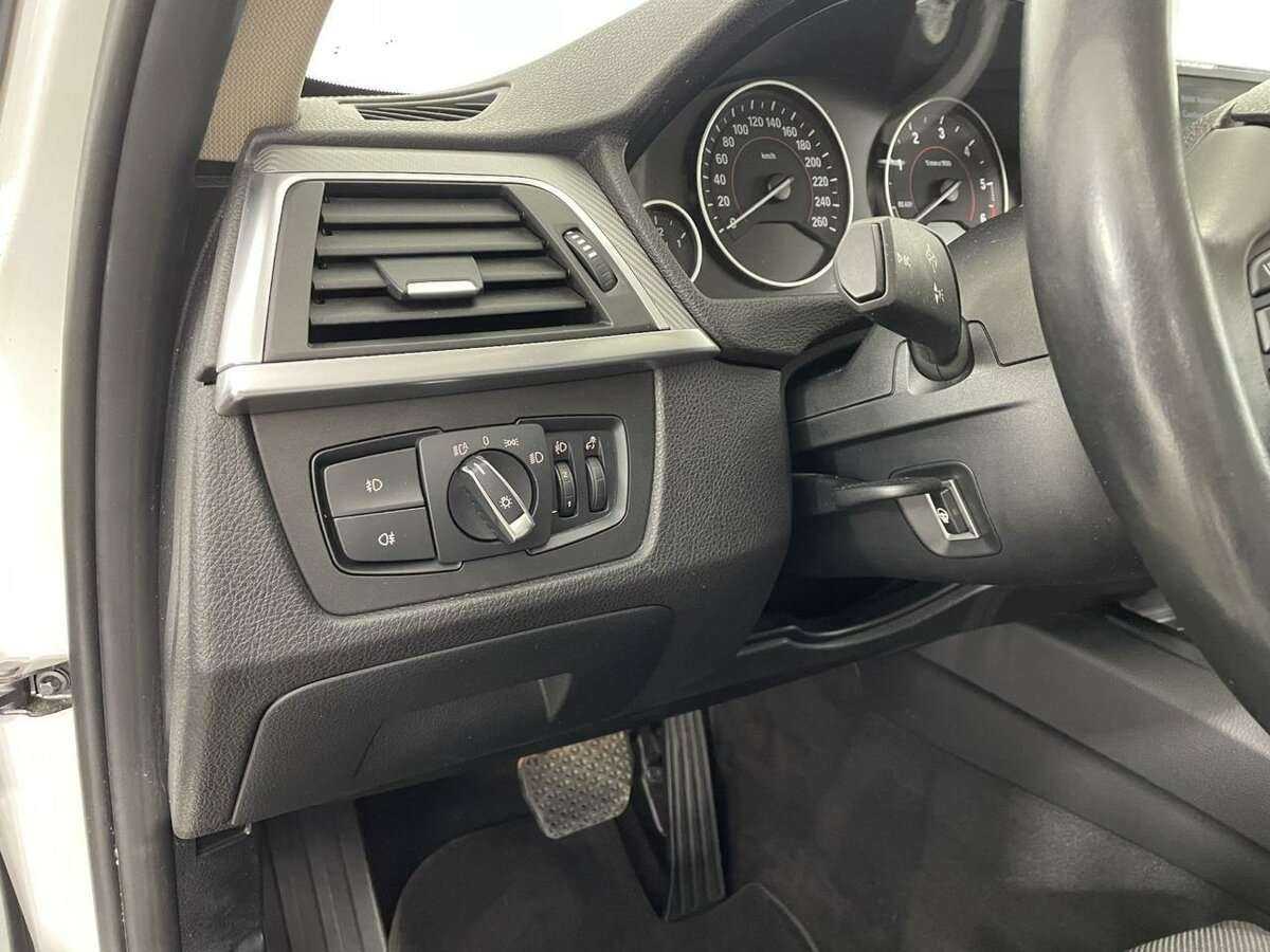 Б/У БМВ 3 серии 2018 года. Фото: #8