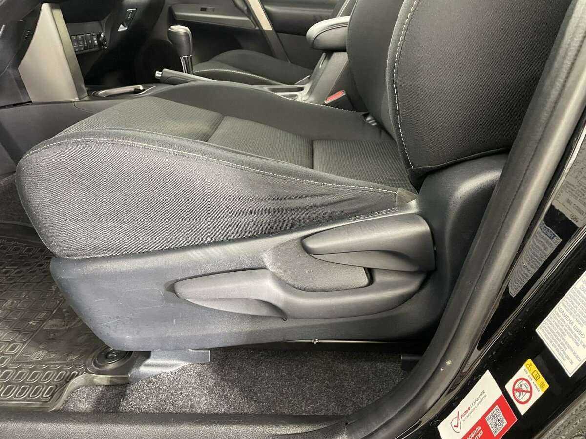 Б/У Тойота Рав4 2018 года. Фото: #9