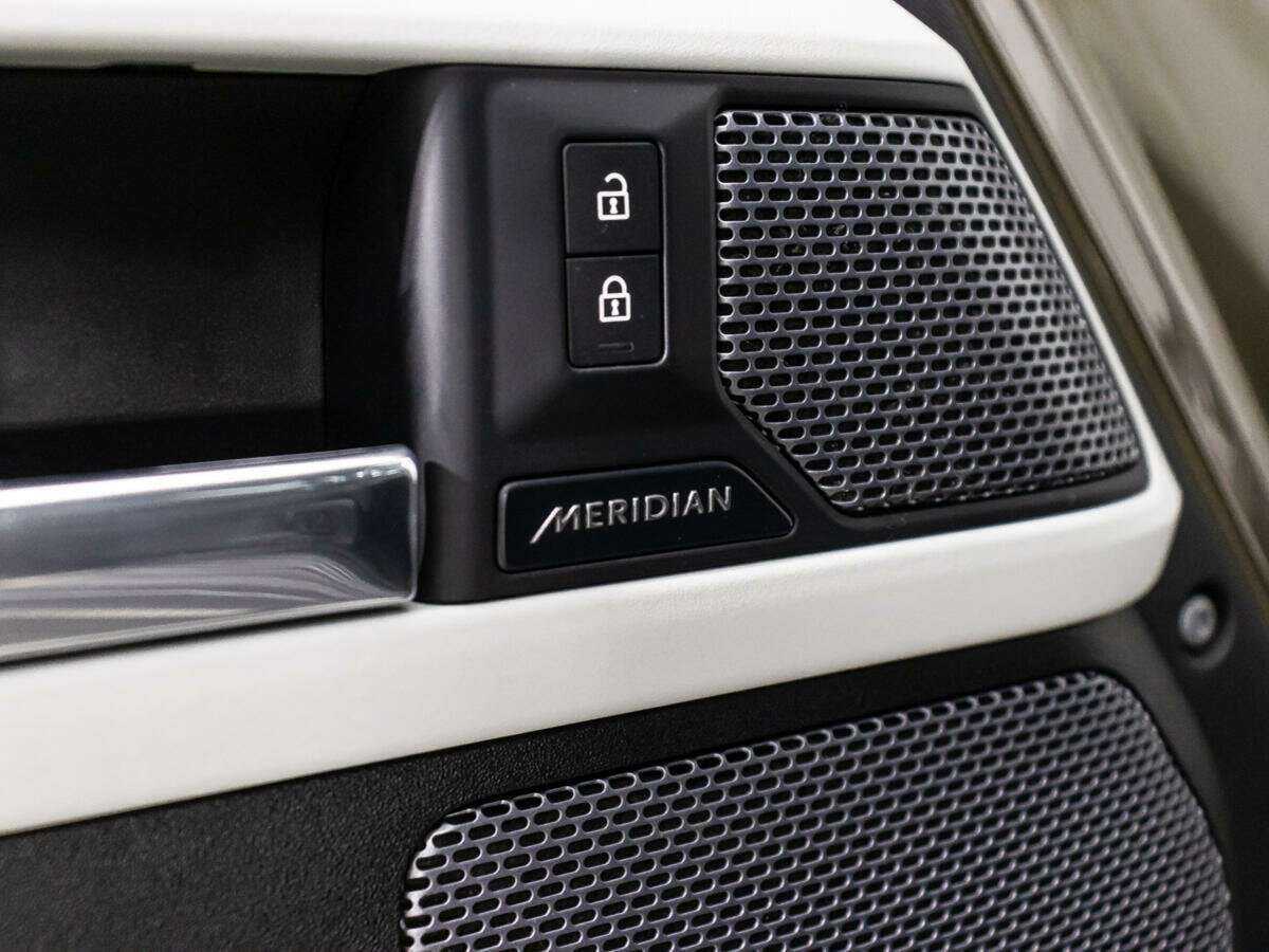 Б/У Лэнд Ровер Дефендер 2020 года. Фото: #14