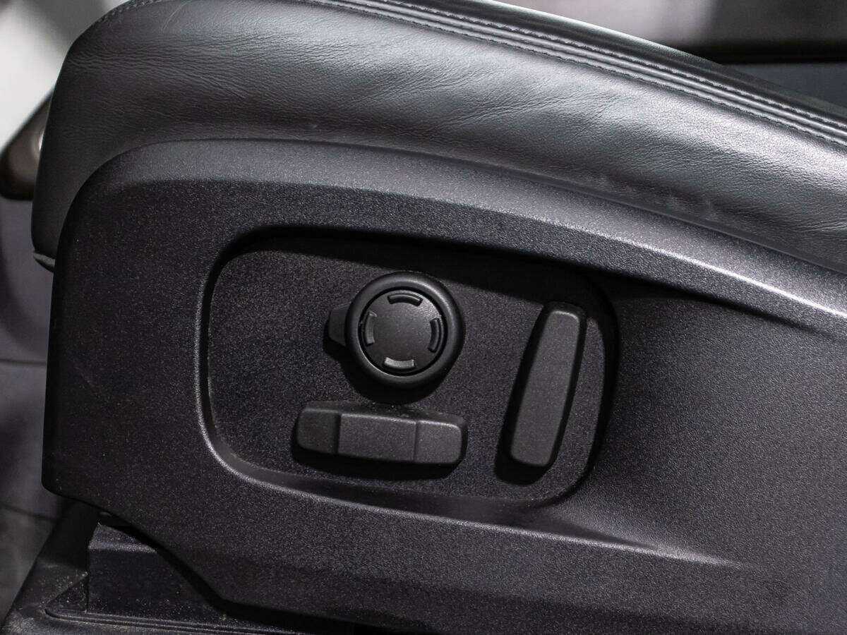 Б/У Лэнд Ровер Дефендер 2020 года. Фото: #15