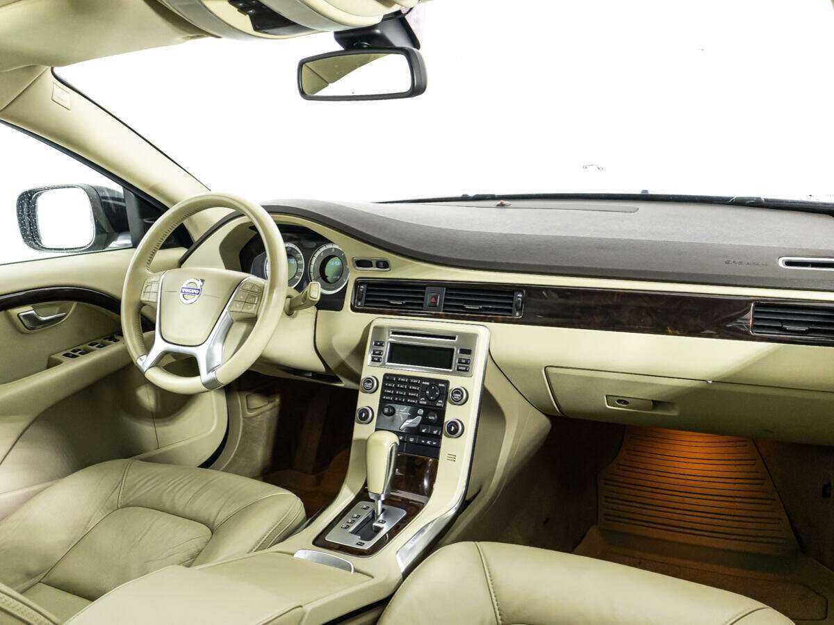 Б/У Вольво ИксЦ70 2010 года. Фото: #8