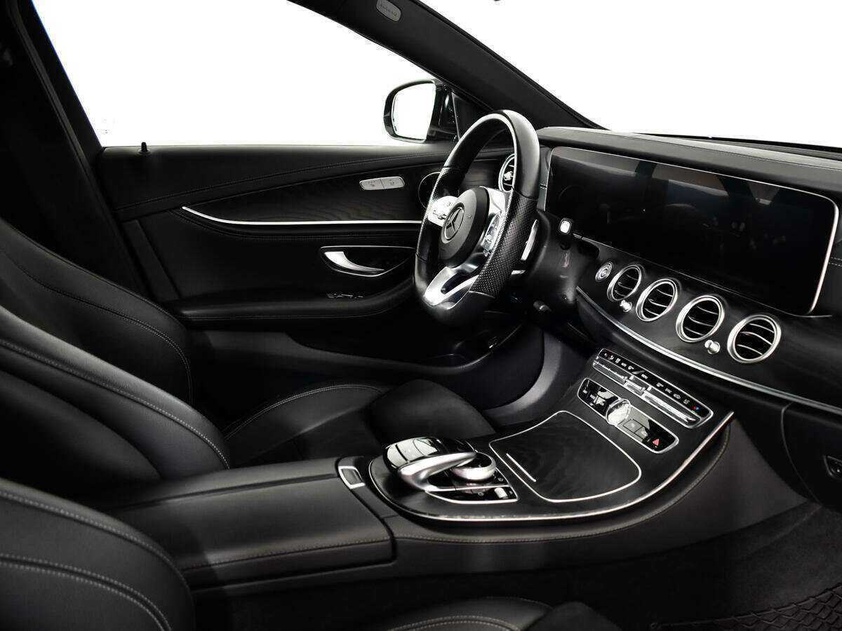 Б/У Мерседес-Бенц Е-Класс 2019 года. Фото: #8