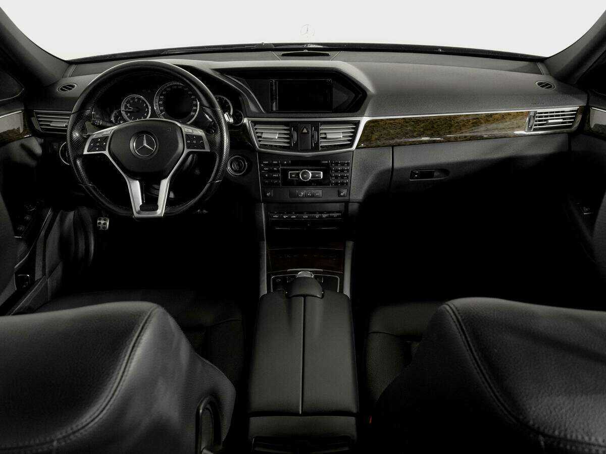 Б/У Мерседес-Бенц Е-Класс 2012 года. Фото: #11